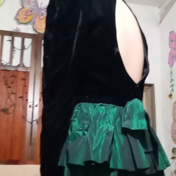 Roberta of California vintage velvet + satin ruffled " open back "evening Dress - Picture 8 of 14